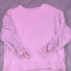 Crew neck w/ detailed sleeves